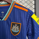 Conjunto NewCastle Away 25/26 - Azul e laranja