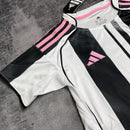 Conjunto Infantil Juventus Titular 25/26 - Preto e Rosa