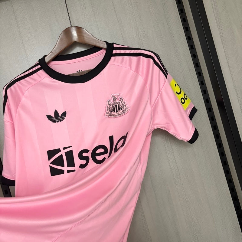 Camisa Newcastle Edição Especial 25/26 - Masculino Rosa