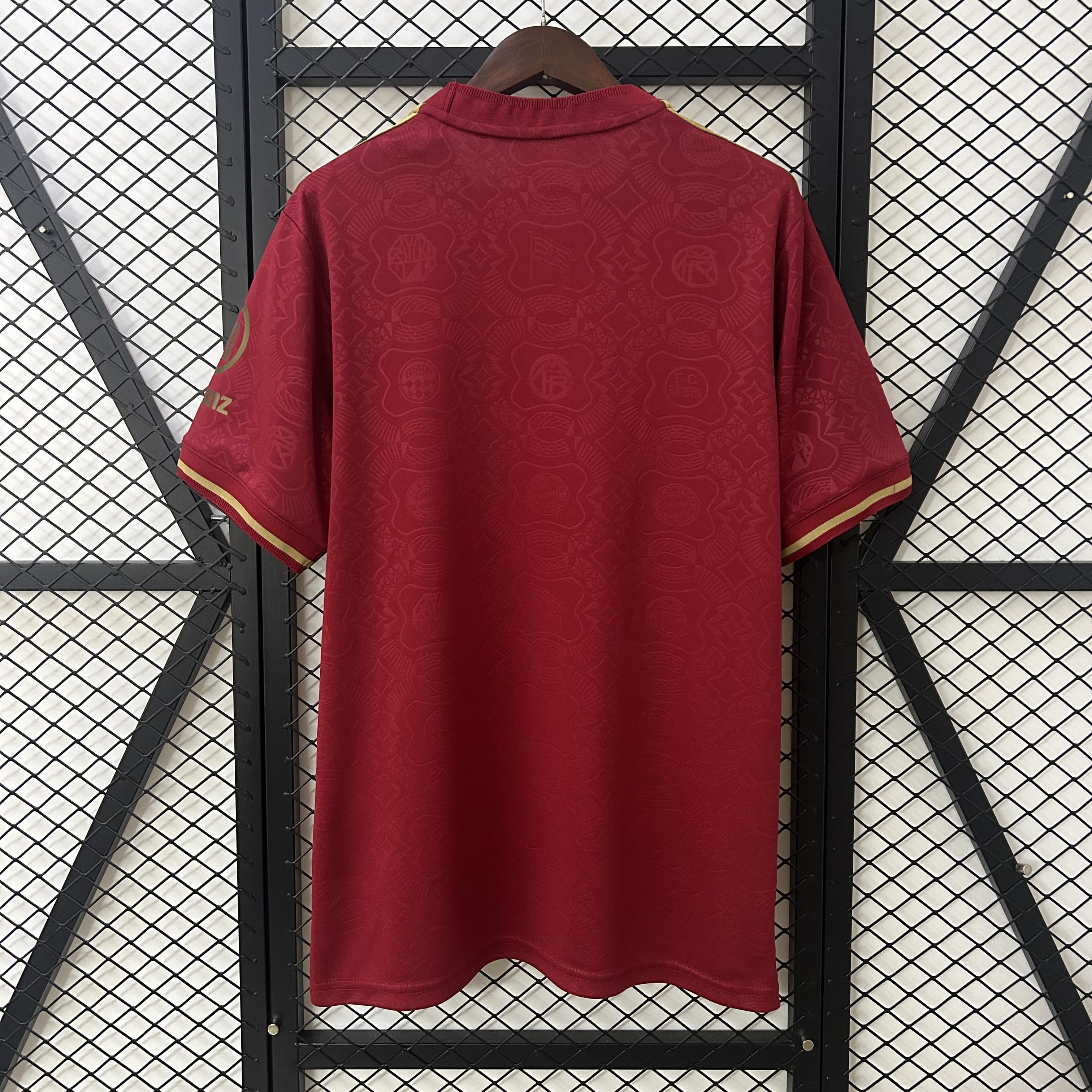 Camisa Bayern de Munique Edição Especial 25/26 - 125 Anos Vermelha Torcedor