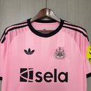 Camisa Newcastle Edição Especial 25/26 - Masculino Rosa