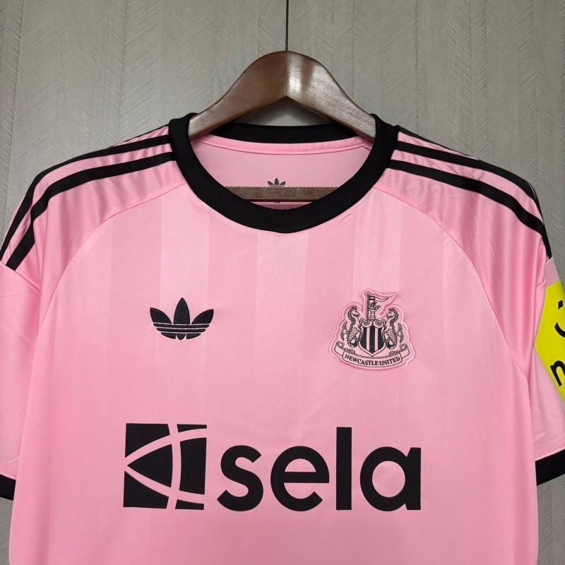 Camisa Newcastle Edição Especial 25/26 - Masculino Rosa