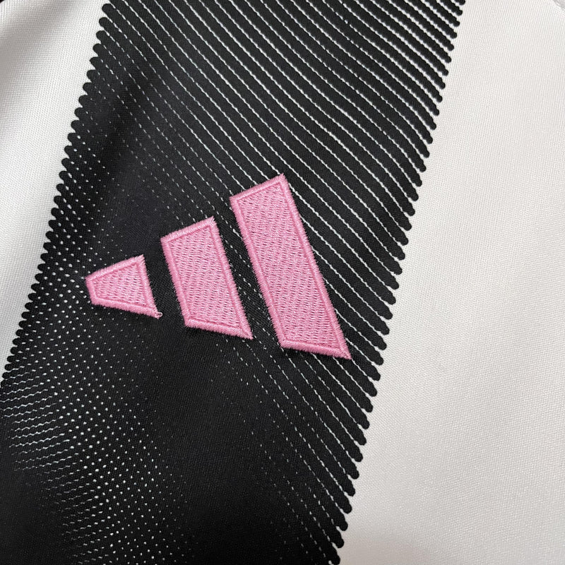 Camisa Juventus Titular 25/26 - Preto e Rosa
