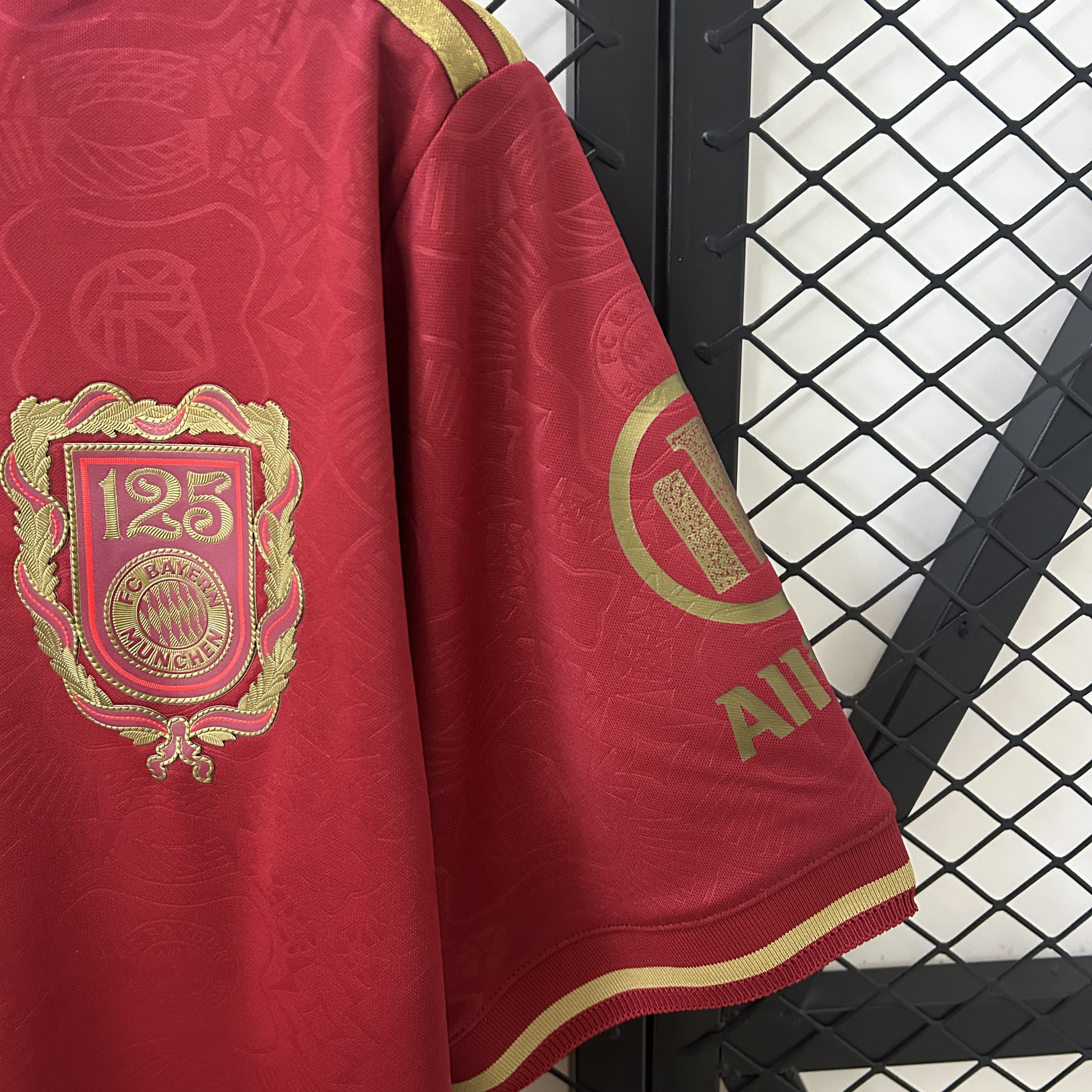 Camisa Bayern de Munique Edição Especial 25/26 - 125 Anos Vermelha Torcedor