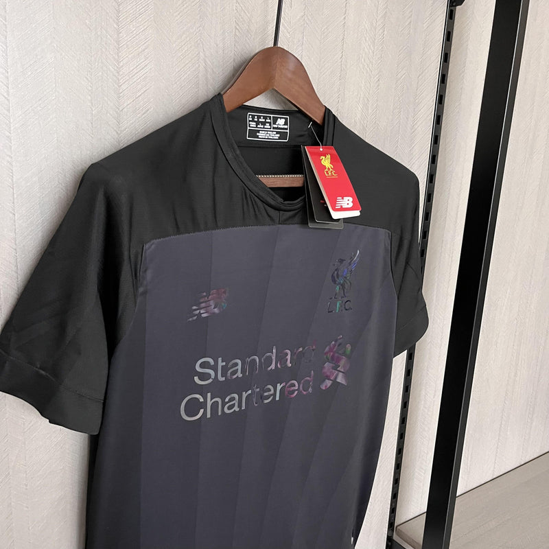 Camisa Liverpool Edição Especial 19/20 - Versão Retro All Black New Balance