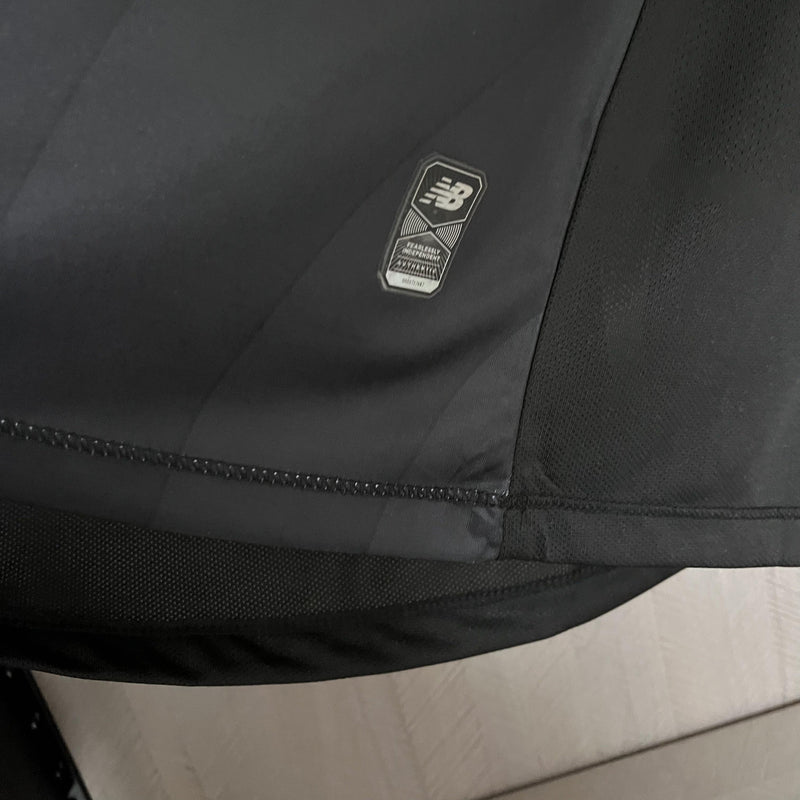 Camisa Liverpool Edição Especial 19/20 - Versão Retro All Black New Balance