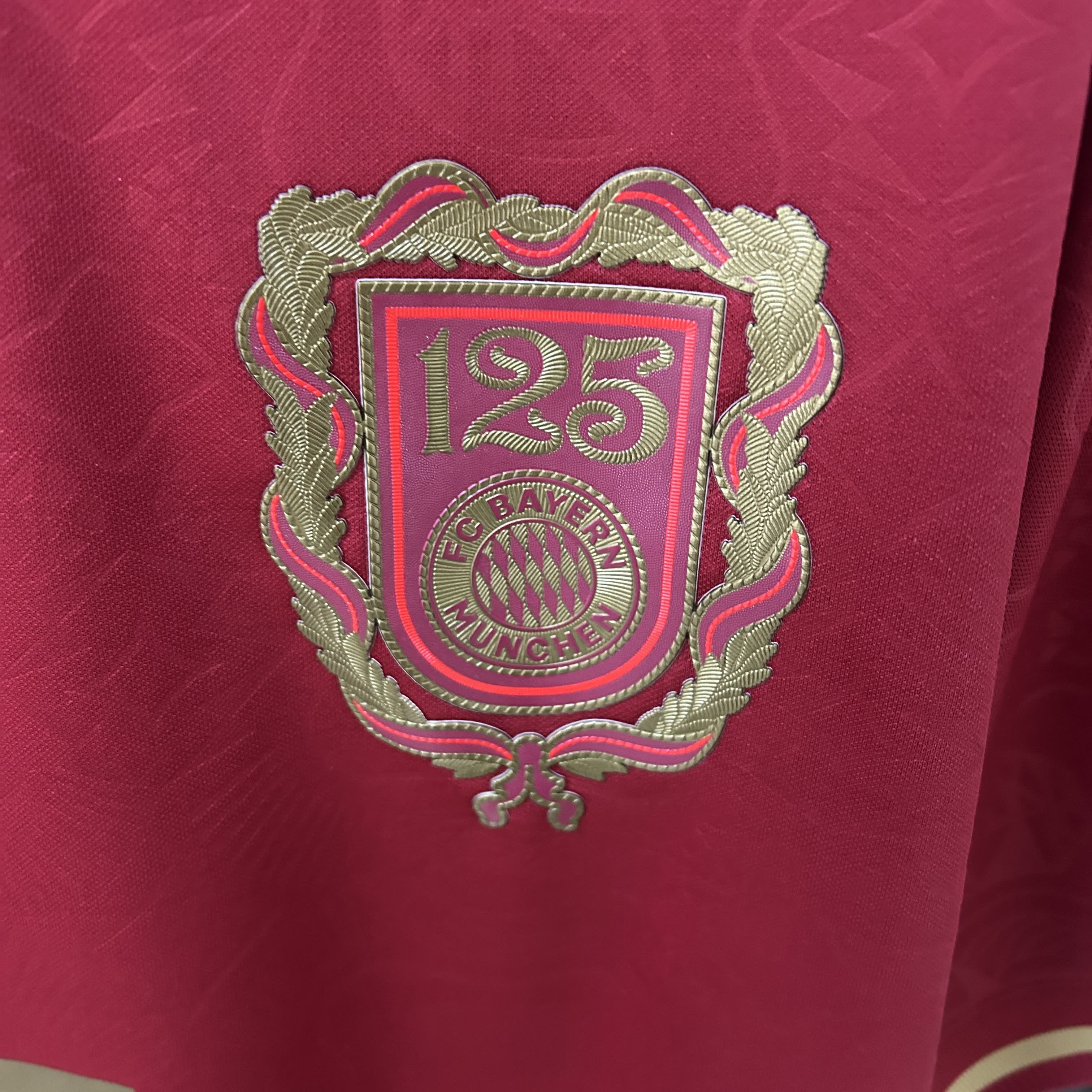 Camisa Bayern de Munique Edição Especial 25/26 - 125 Anos Vermelha Torcedor